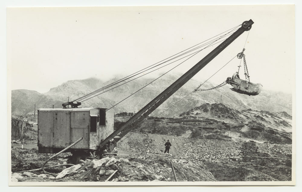Mount Lyell Mine Harman shovel with dragline jib and bucket, 1944, Tasmanian Archives, NS3245/1/67.